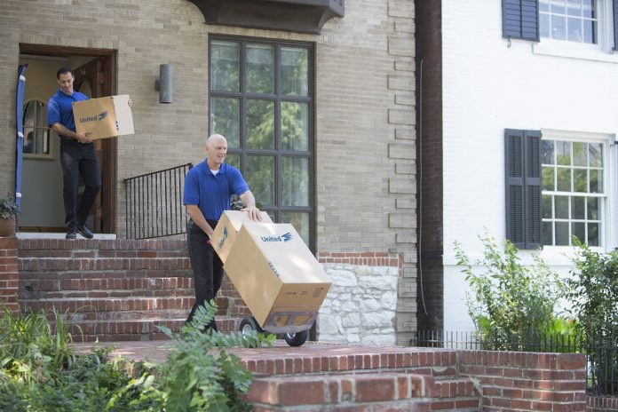 Photo-of-United-Van-Lines-Movers-Outside